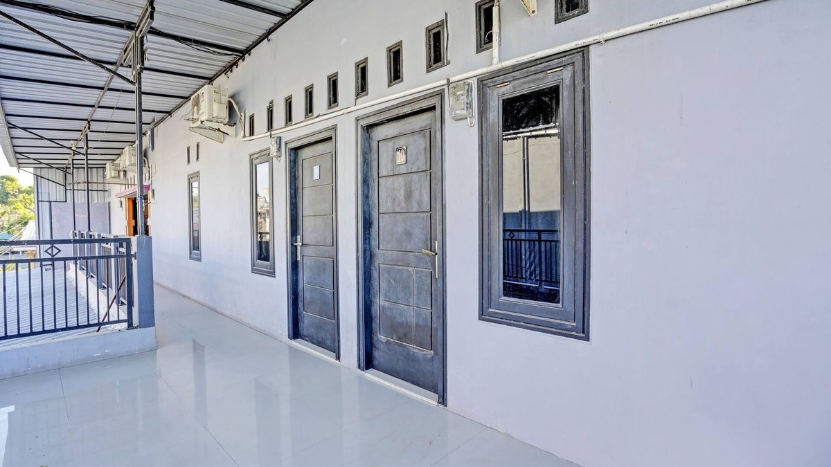 Lamongan Hotel | OYO Life 93032 Maju Mapan Homestay Syariah