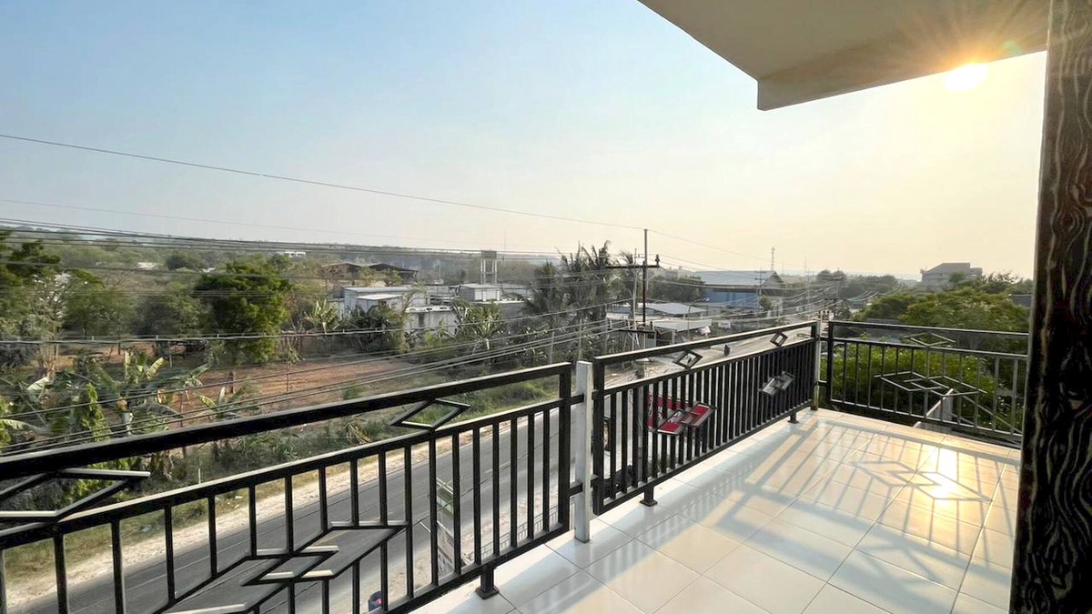 Paciran Hotel | OYO Life 93075 Nova Jaya 2 Homestay Syariah