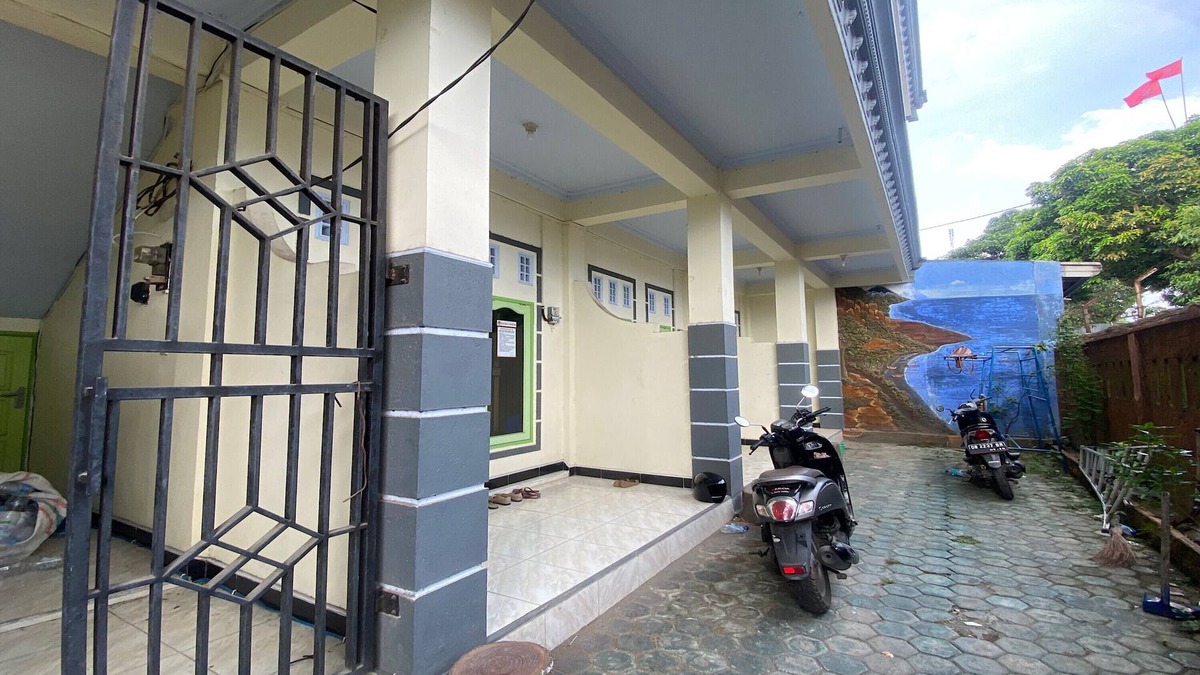 Kecamatan Janapria Hotel | OYO Life 93401 Kos Putri Alamanda Syariah