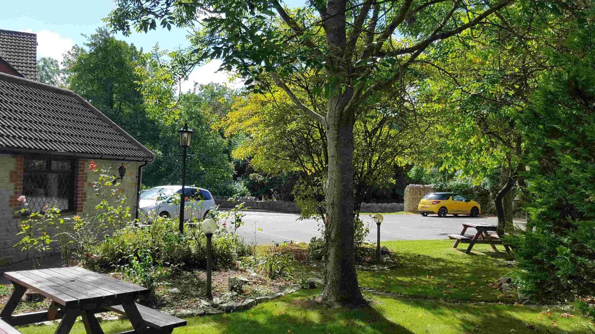 West Camel Hotel | OYO The Walnut Tree