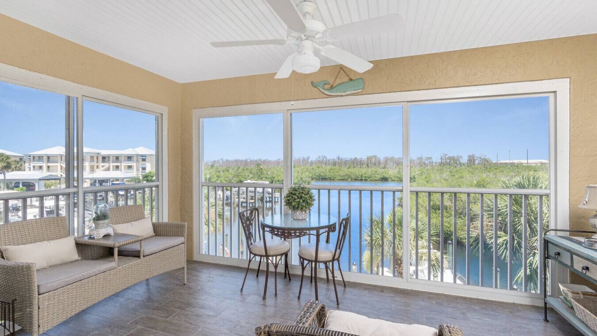 Englewood South Apartment | Oyster Creek Oasis Condo