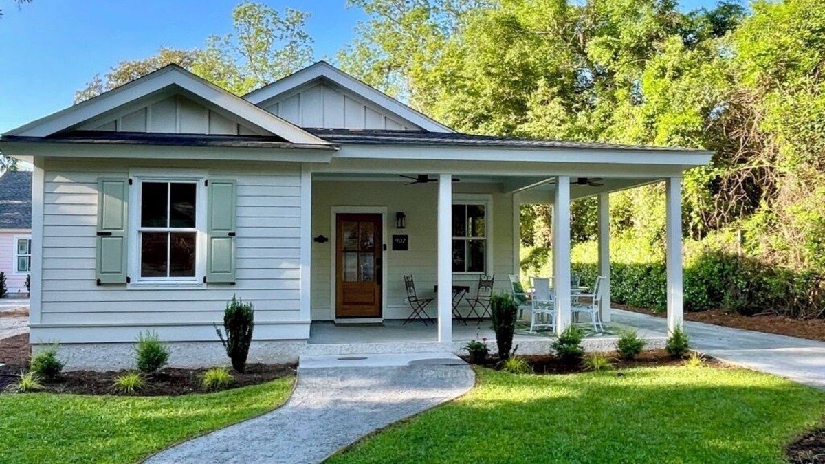 Uptown Cottage | Oyster Rake Cottage. Peaceful, brand new, in charming Beaufort, SC.