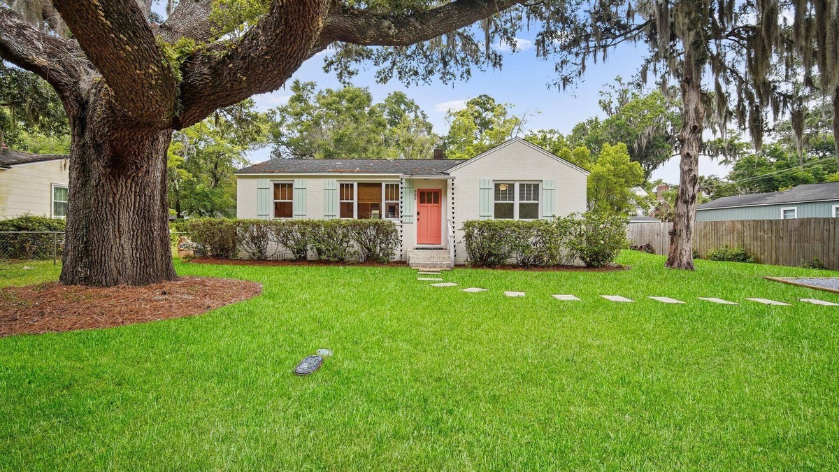 Pigeon Point House | "Oystercatcher" Great location in Pigeon Point. Walk/bike to historic downtown