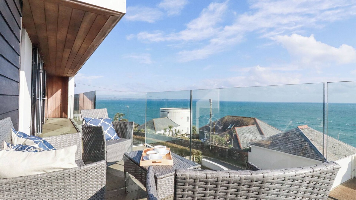 Saint Goran Cottage | OYSTERCATCHER, pet friendly, luxury holiday cottage in Mevagissey