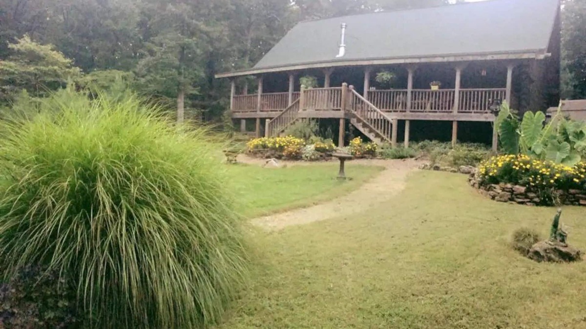 Winslow Cabin | Ozark Mountain Log Cabin Retreat in Northwest Arkansas