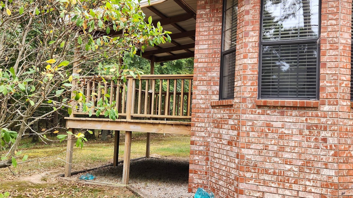 Ozark House | Ozark National Forrest. Trails, Devil's Canyon, Fish, Hunt deer, bear, turkey.