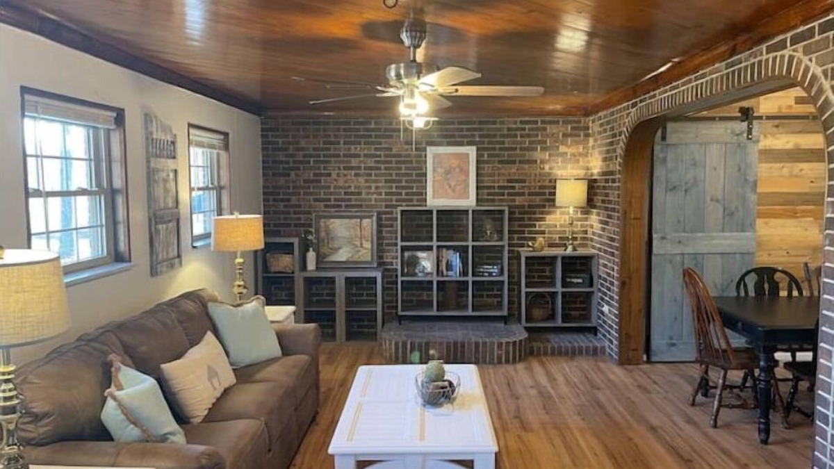 Ellington House | Ozark Valley Retreat & Glamp