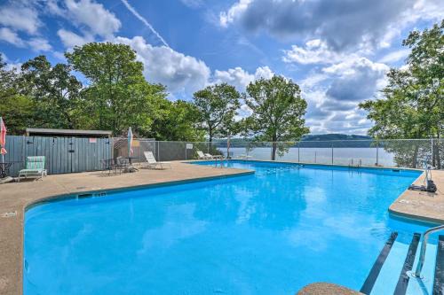 Lost Bridge Village House | Ozarks Family Retreat with Beaver Lake Access!