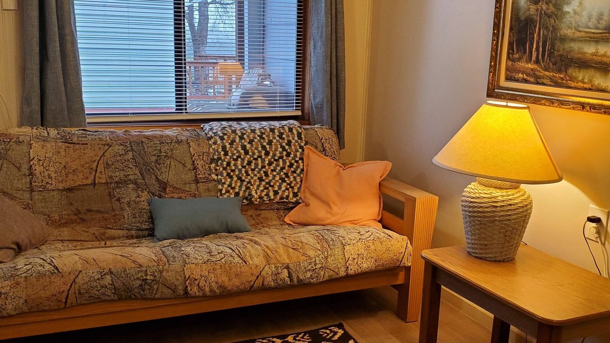 Midway Cottage | Ozarks hillside cottage on Bull Shoals Lake and a slip for your boat!