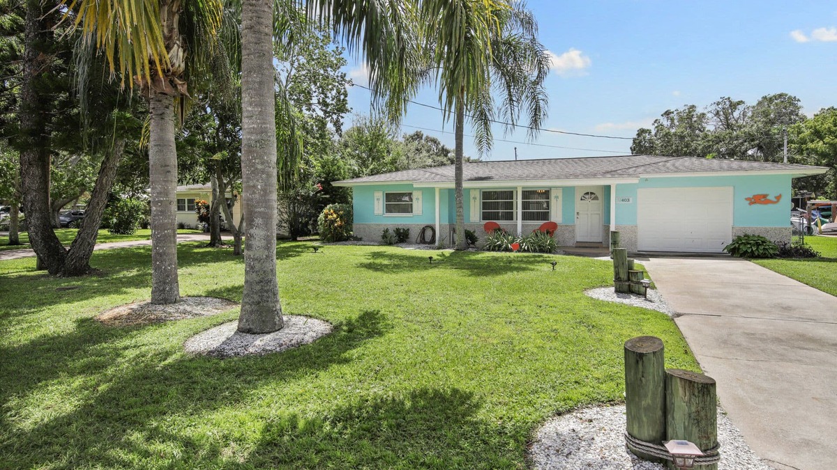 Ozona House | Ozona Waterfront Mermaid House