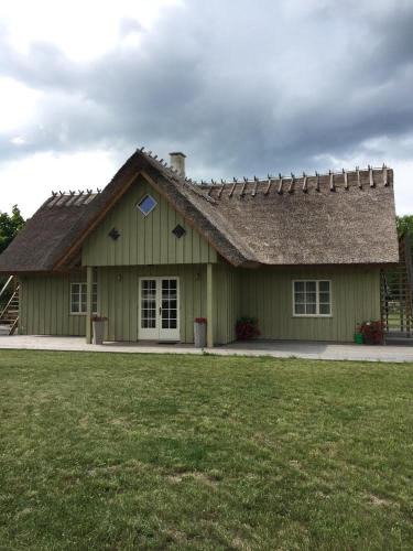 Padaste House | Pädaste Välja Apartments