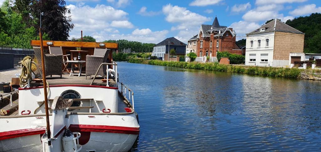 Thuin Boat Rental | Péniche Sir Lancelot
