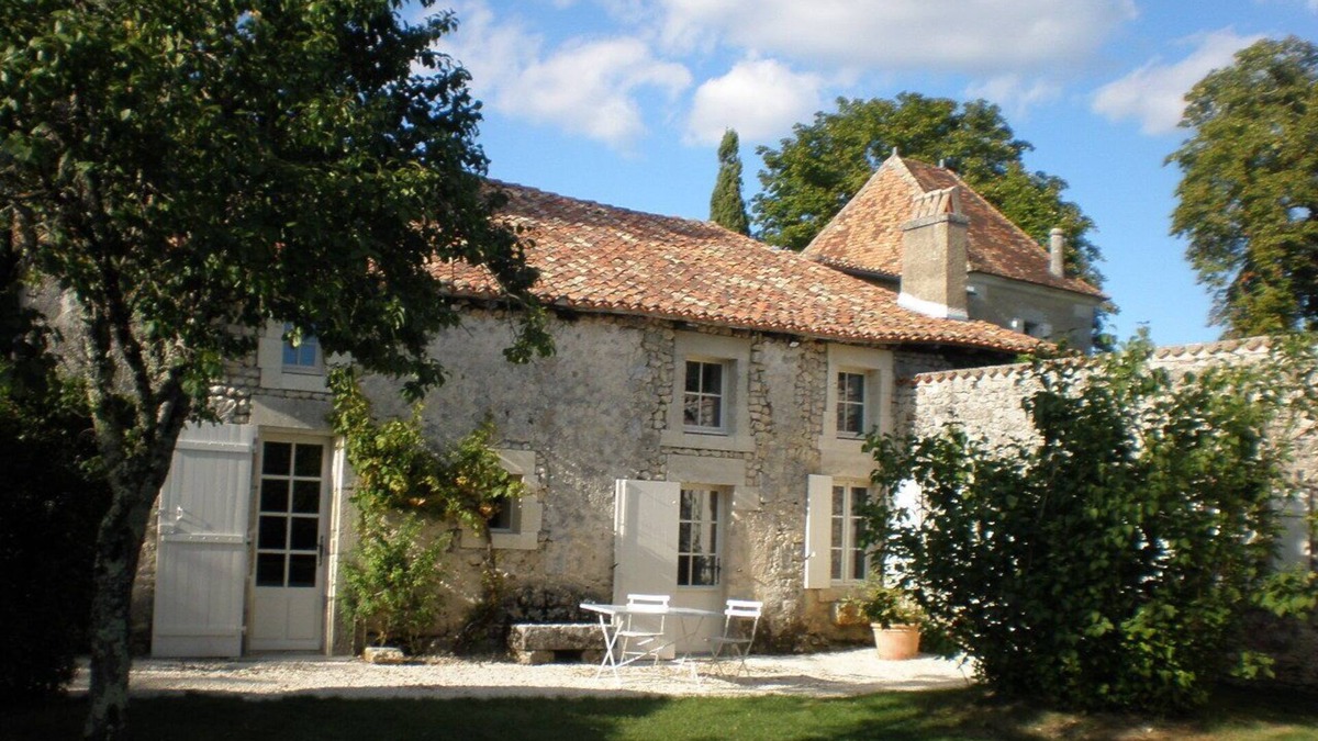Villebois-Lavalette House | Périgord Vert- House in character property - Swimming pool, tennis - Sleeps 4