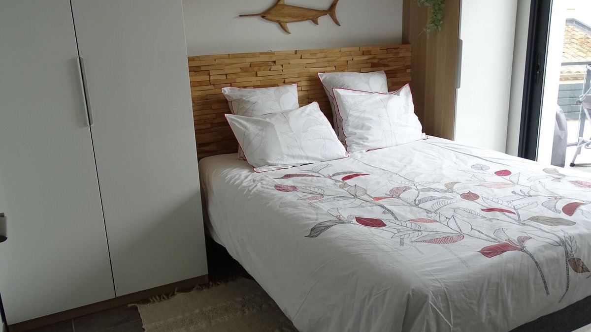 Tourbes House | Pézénas, very nice garden apartment, 4 people max, swimming pool, shops