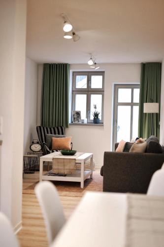 Poessneck Apartment | Pößnecker Werkstätten - Martin Luther