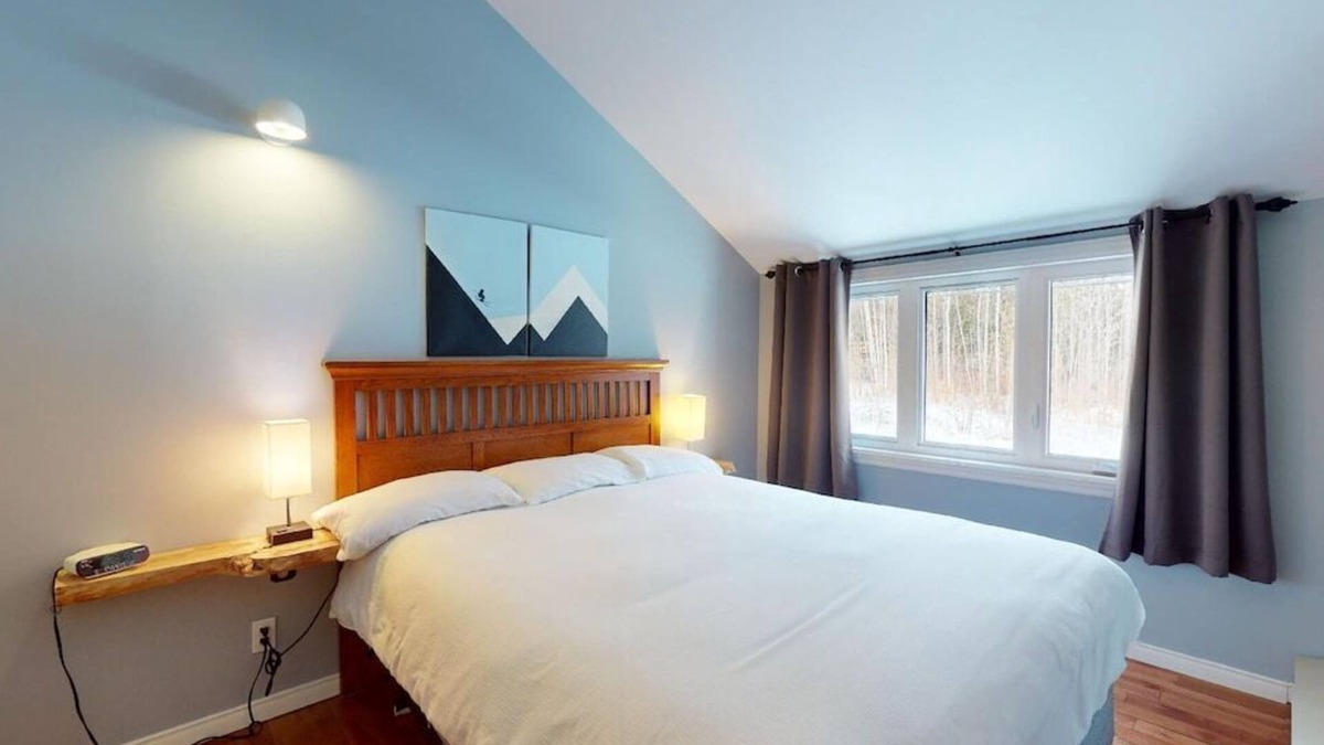 Beaupre Apartment | P-17: 3-bedroom condo for 8 people