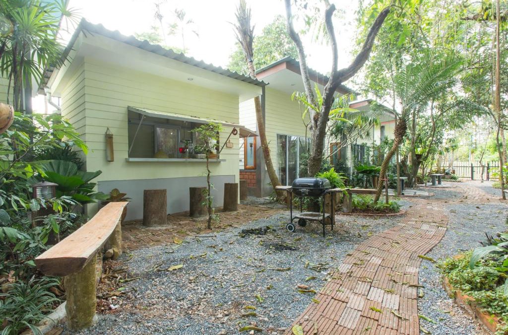 Trang Resort | P's cottage บ้านพักในสวนสวย