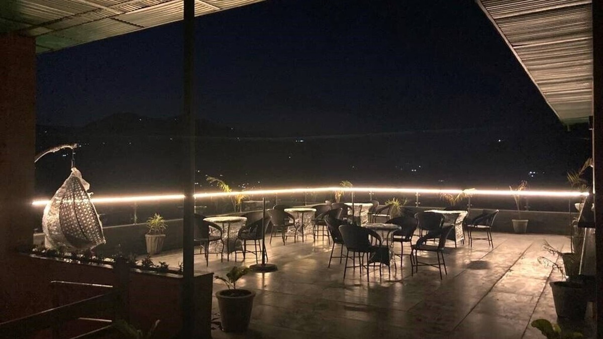 Sirmour Hotel | P.VEE RESORTS