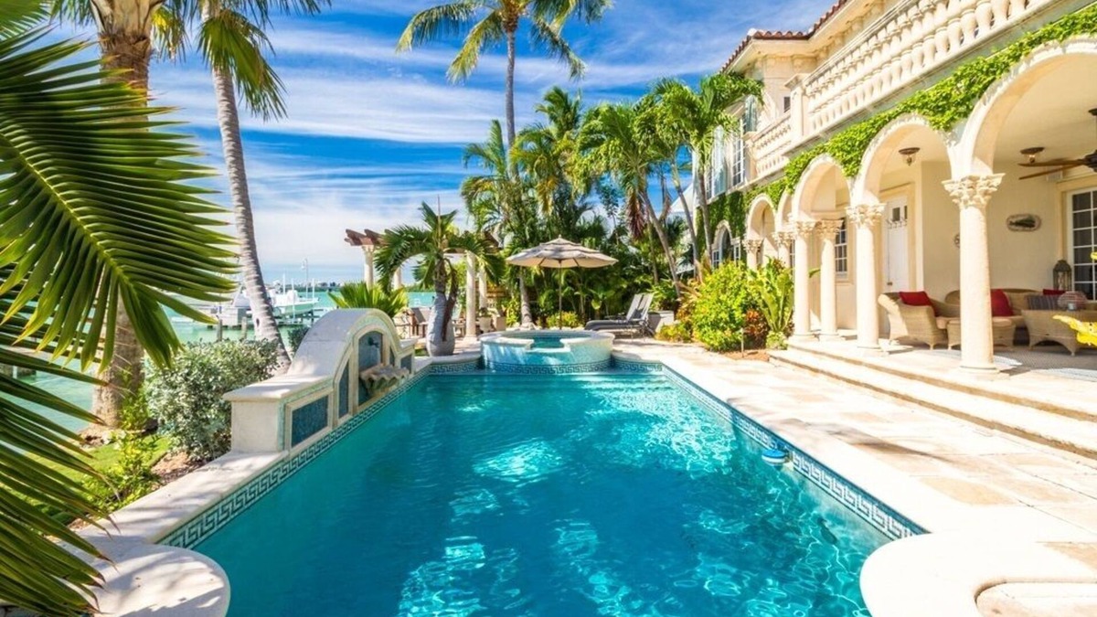 Coury House | P05 - 5 bedroom Ocean Front home with Private pool and deep water dockage.