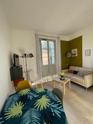 Les Arceaux Apartment | P3, 2 bedrooms, quiet, Montpellier city center