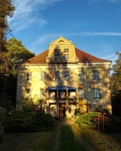 Gryfow Slaski House | Pałac Rząsiny