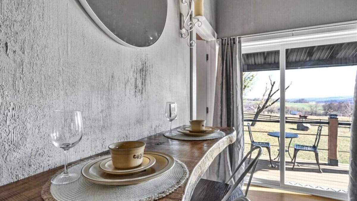 Pine Grove House | Paceful & Stylish Rural Retreat