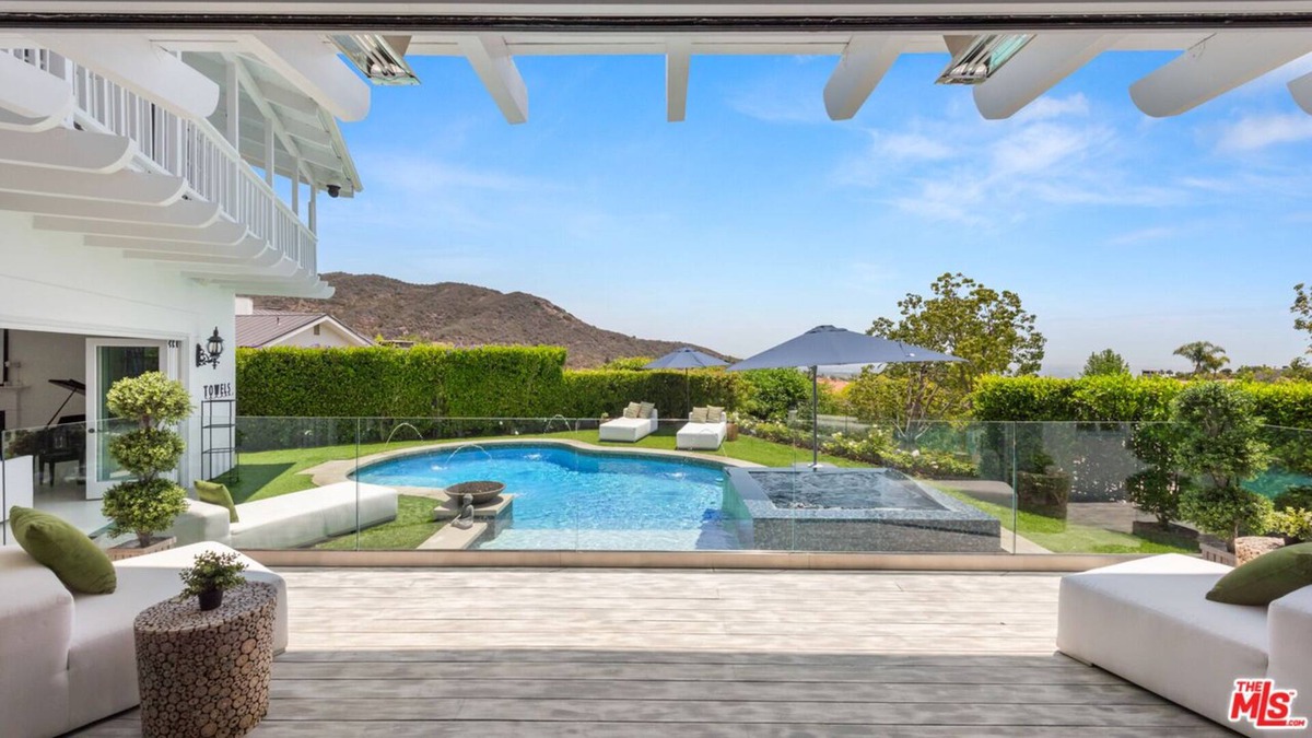 Pacific Palisades House | Pacific Palisades Idyllic Estate | 5 Bed | 5 Bath | Pool & Spa