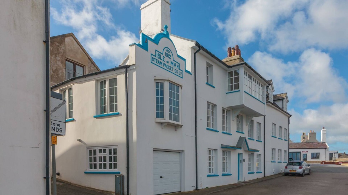 Castletown Cottage | Packet House - a holiday cottage that sleeps 4 guests in 2 bedrooms