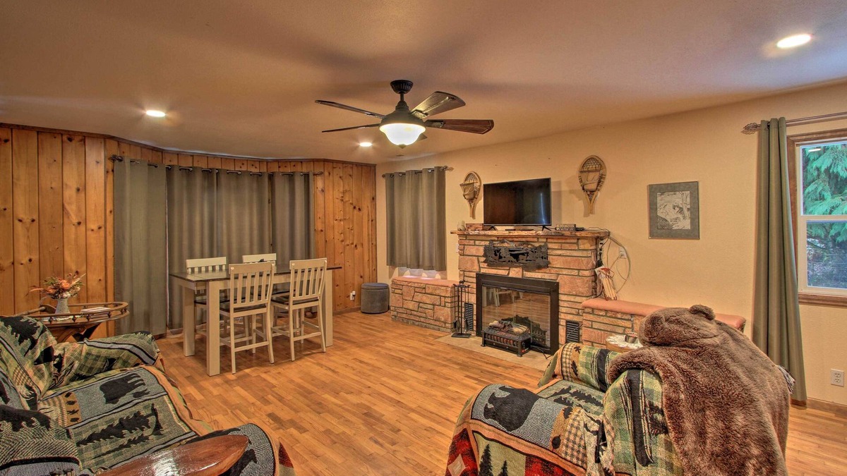 Randle House | Packwood Getaway w/Game Room, Grill & Patio