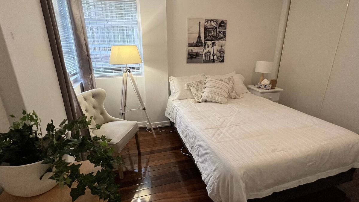 Paddington Apartment | Paddington Pad 2 bedrooms Ground Floor Walk Suncorp Train Cafe nfree Parking