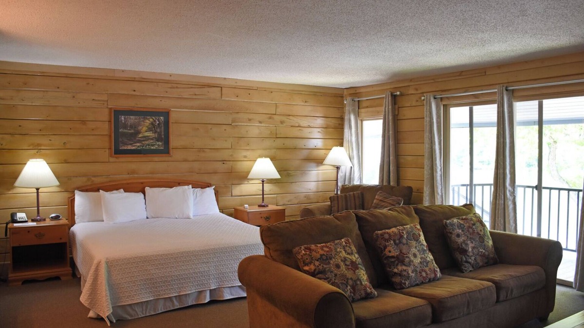 Oregon Hotel | Paddle Wheel Inn