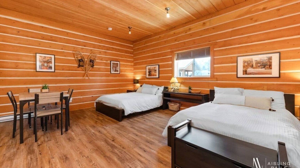 East Kootenay Hotel | Paddlers Inn - Canoe Shop | Rustic | Quaint | Cozy