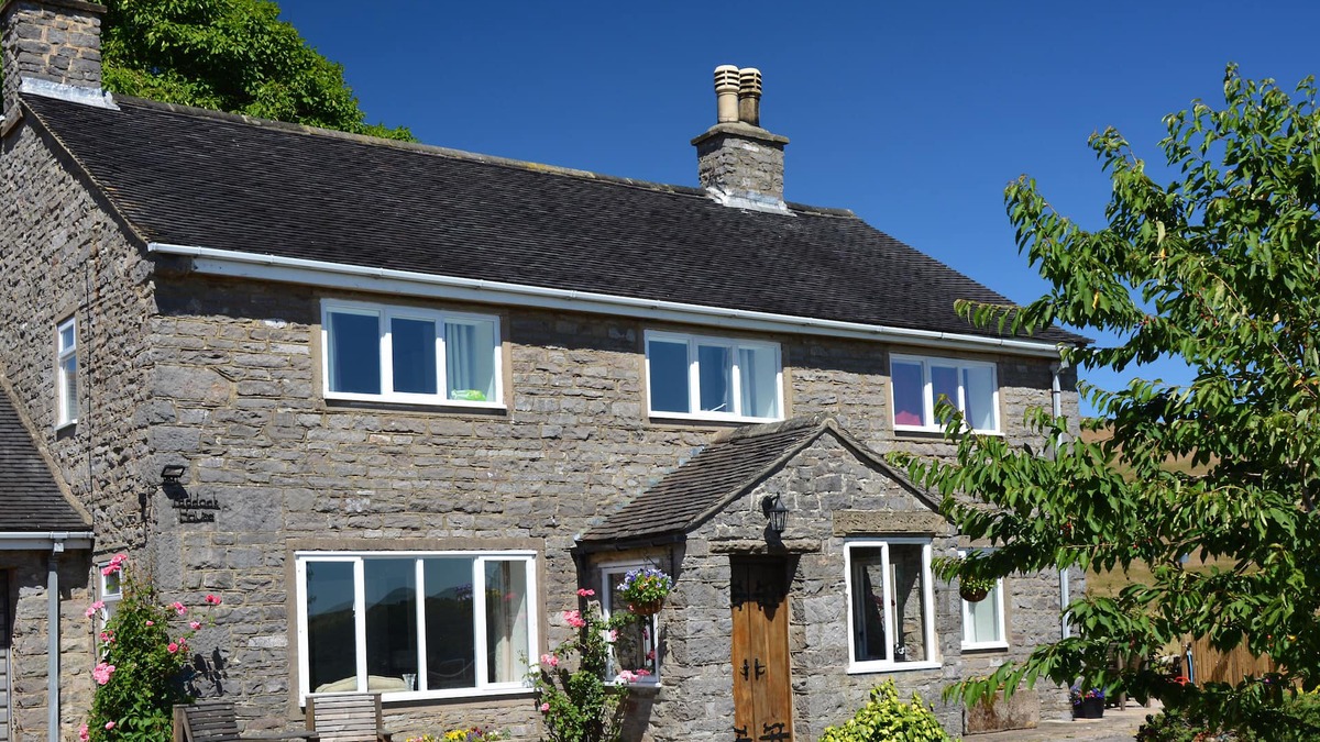 Ashbourne Cottage | PADDOCK HOUSE, pet friendly, with open fire in Ilam, Staffordshire