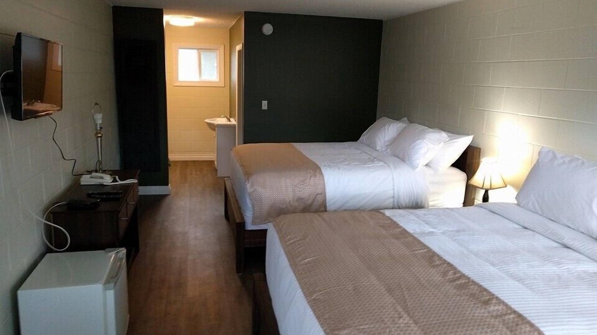 Coleman Hotel | Paddock Inn