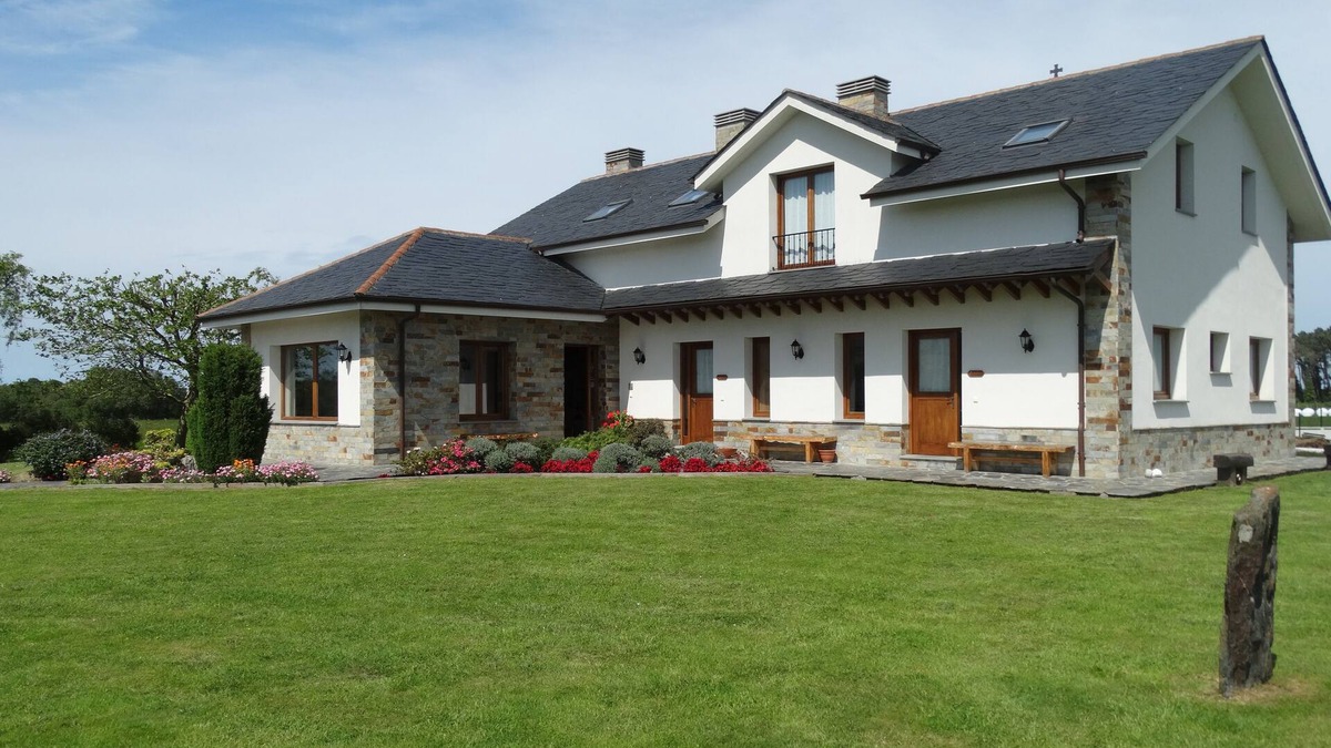 Navia Apartment | Paderne's Cross - Chestnut