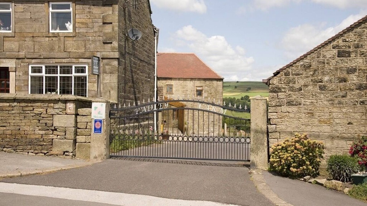 Hollow Meadows Apartment | Padley Farm