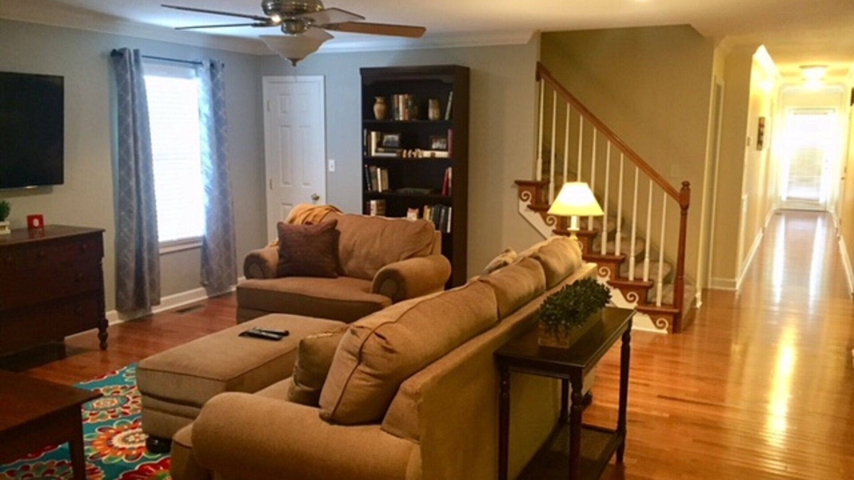 Paducah Condo | Paducah’s best place for families! Upscale condo, large deck and backyard.