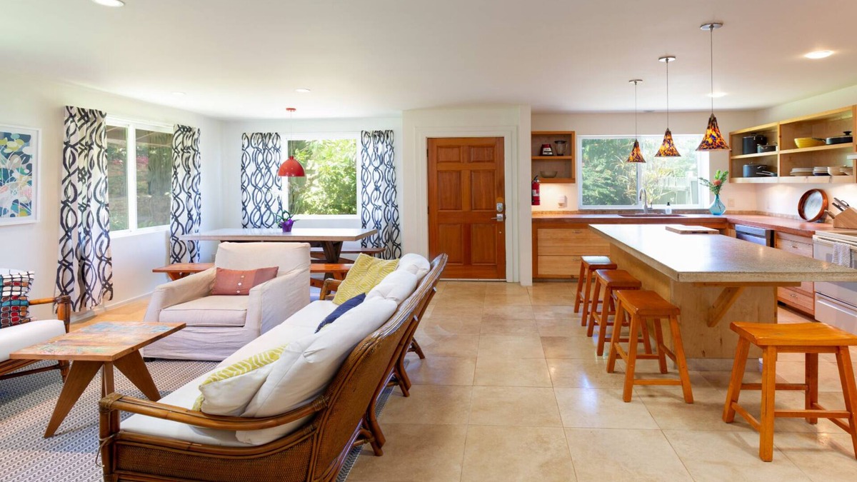 Paia House | Paia Family Cottage - Walk to everything in Paia Town