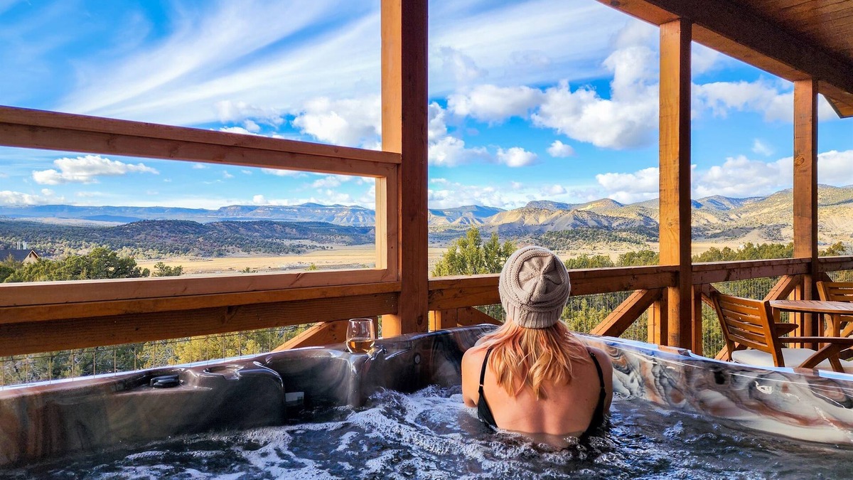 Orderville Cabin | Painted Cliffs| Zion & Bryce| Hot Tub| Fire Pit
