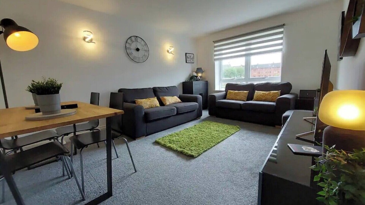 Paisley Apartment | Paisley Panda Flat Central UWS GLA Glasgow Airport