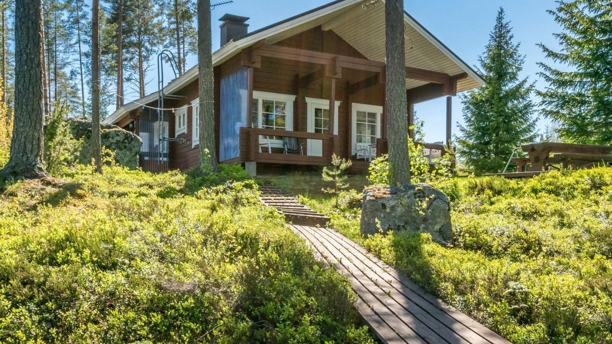 Parikkala House | Pajulintu by Interhome