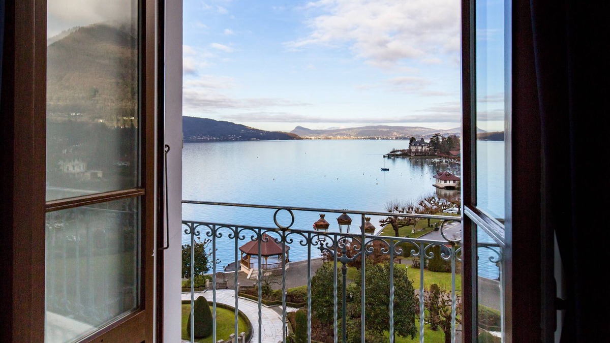 Menthon-Saint-Bernard Hotel | Palace de Menthon