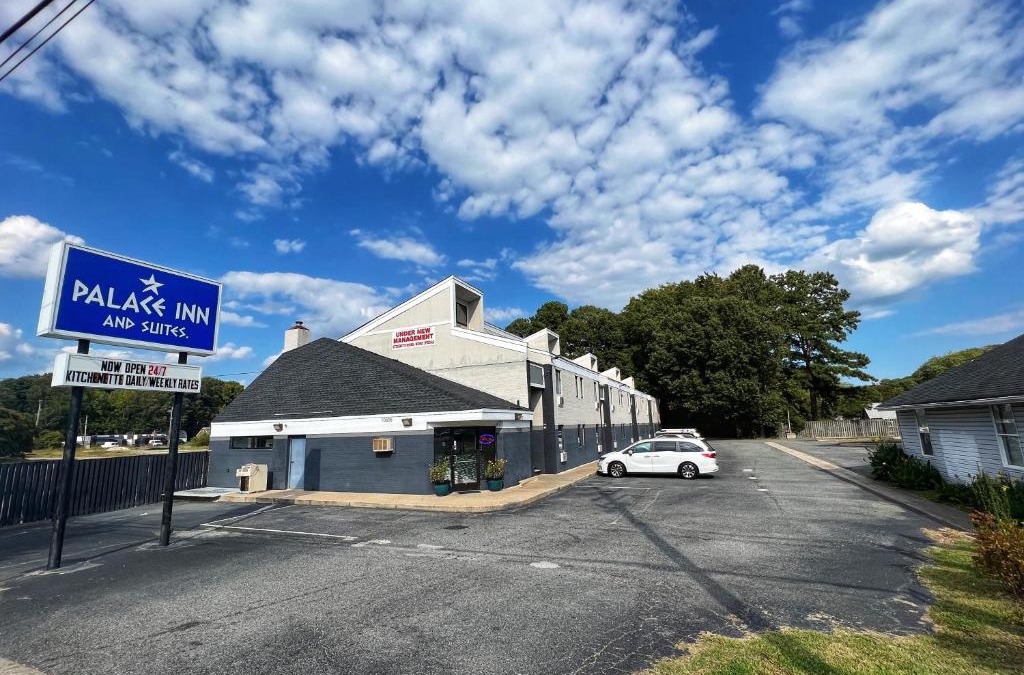Newport News Hotel | Palace Inn & Suites - Newport News/Jefferson Ave