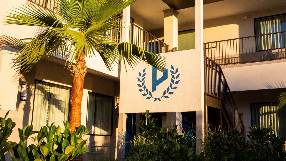 Biggs Field Hotel | Palace Inn