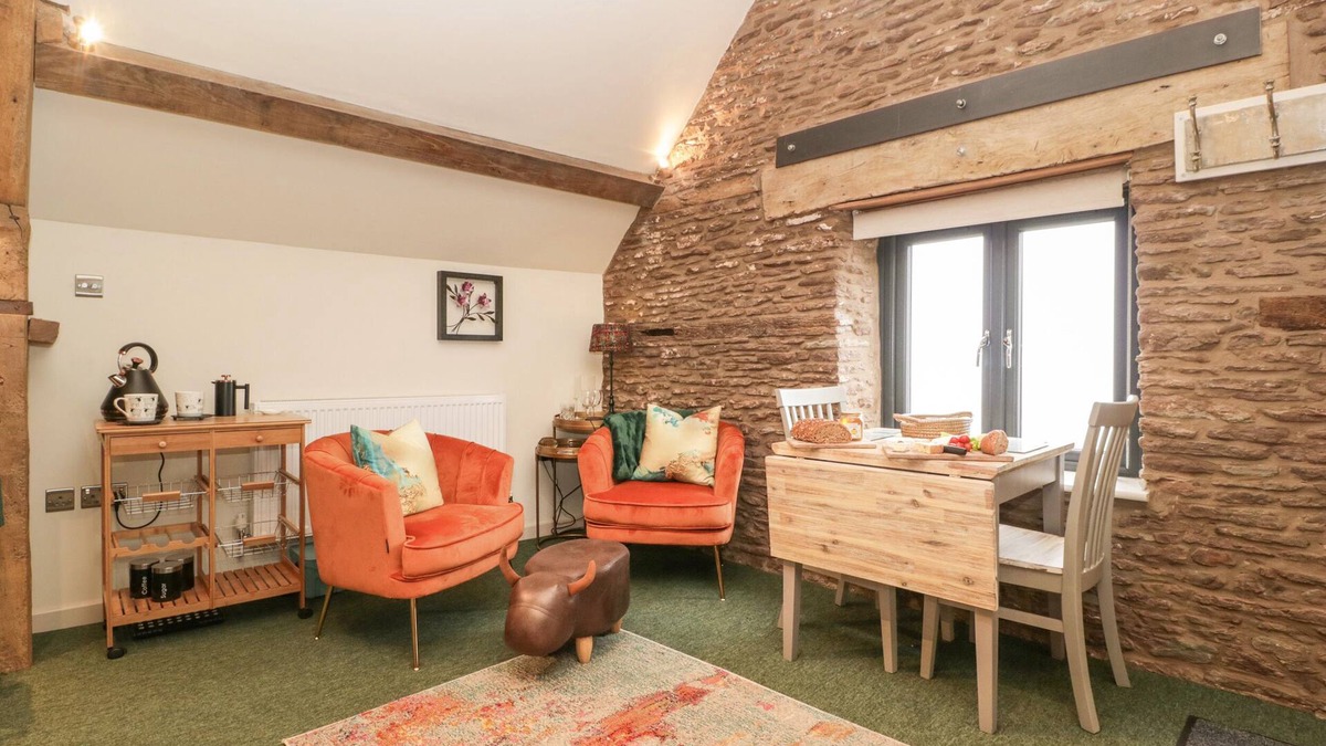 Hereford House | PALACE STUDIO, pet friendly, character holiday cottage in St Weonards