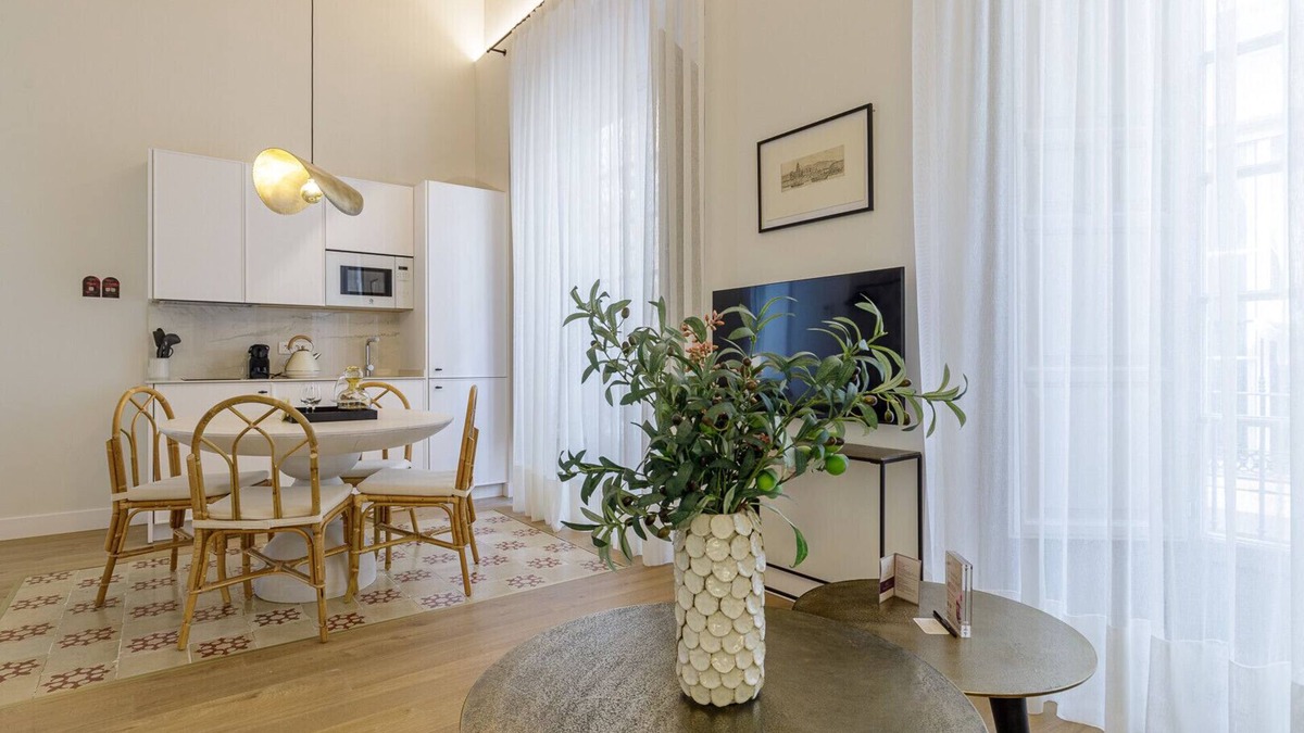 La Goleta Apartment | Palacio Vegafuente 1.2 with Terrace