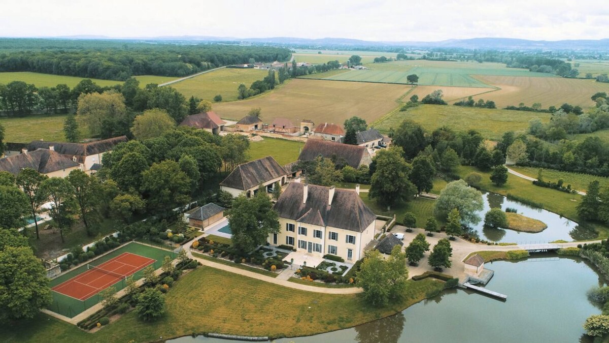 Saint-Loup-Geanges Villa | Palais De Reon - Five Bedroom Villa, Sleeps 14
