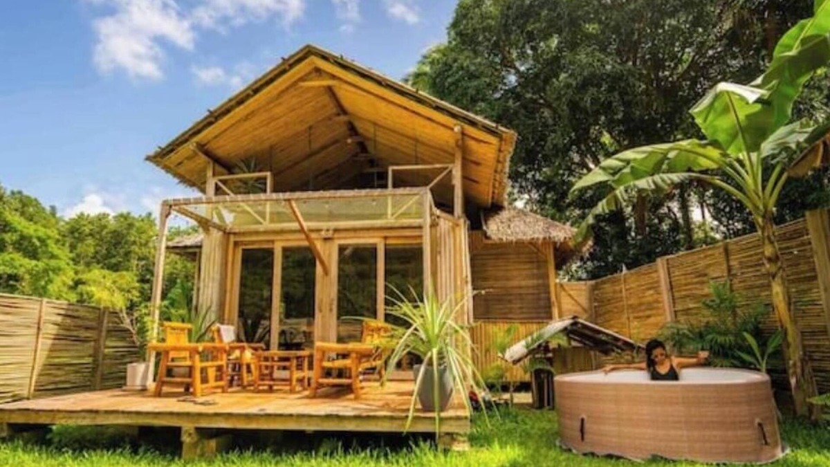 El Nido Villa | Palayan Villa - Spacious Villa with Jacuzzi