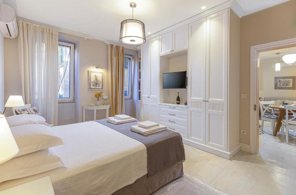 Old Town Apartment | Palazzino Leone - Corfu Old Town Liston Deluxe Apartment