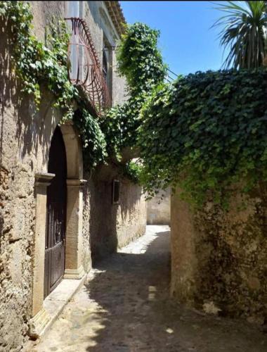 Gerace House | Palazzo Caracciolo